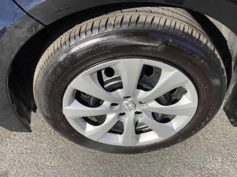 Used 2024 Toyota Corolla LE image 17