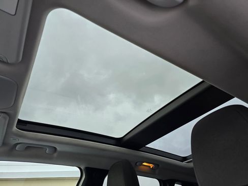 Used 2023 Jeep Renegade Altitude w/ Sun/Sound Group image 25