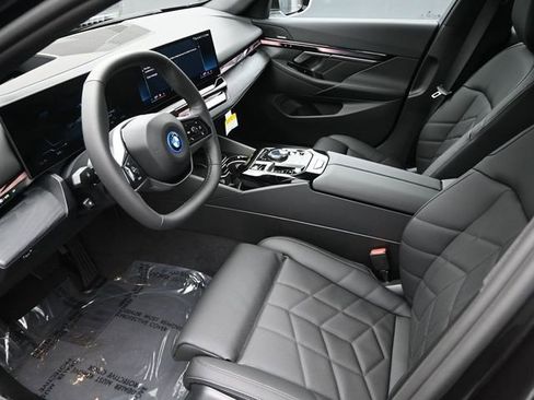 New 2026 BMW i5 eDrive40 image 19