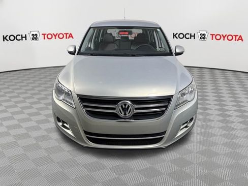Used 2010 Volkswagen Tiguan SE AWD/4WD image 2