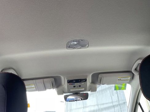 Used 2017 Subaru Crosstrek 2.0i Premium image 29