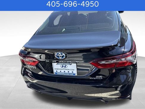Used 2022 Toyota Camry SE image 6