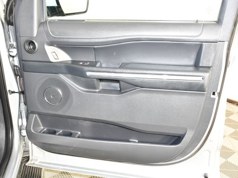 Used 2023 Ford Expedition XLT AWD/4WD image 30