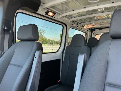 Used 2025 Mercedes-Benz Sprinter 2500 image 12