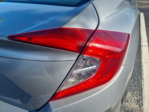 Used 2018 Honda Civic LX image 9