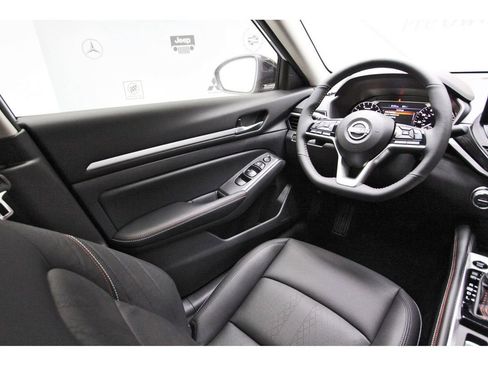 New 2026 Nissan Altima 2.5 SR FWD image 6