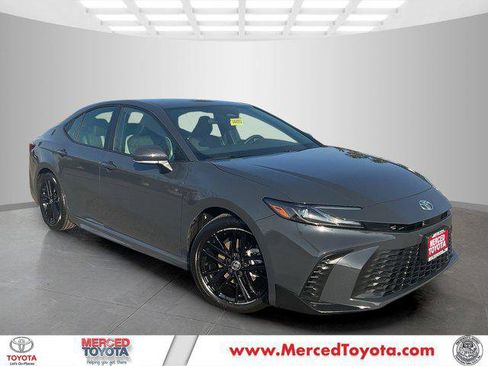 Certified 2025 Toyota Camry SE image 1