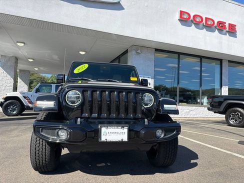 Used 2022 Jeep Wrangler Unlimited Sahara AWD/4WD image 2