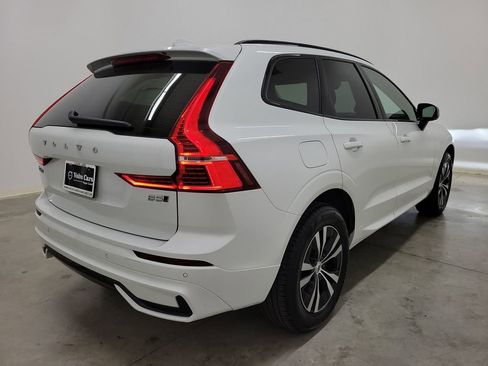 Used 2025 Volvo XC60 B5 Core image 5