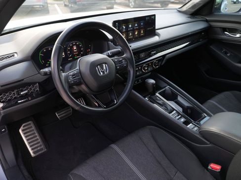 Used 2023 Honda Accord Sport image 6