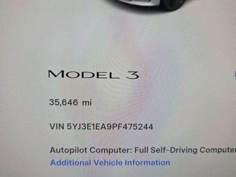 Used 2023 Tesla Model 3 Standard Range image 2