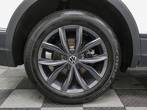 Certified 2022 Volkswagen Tiguan SE w/ Panoramic Sunroof Package image 20