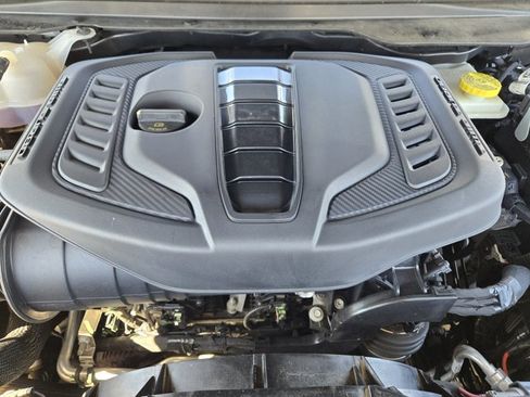 Used 2024 Jeep Wagoneer L Series II w/ Flexible Seating Group image 29