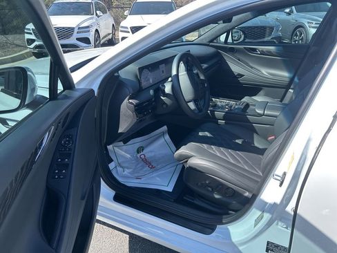 Used 2026 Genesis G80 3.5T Prestige image 9