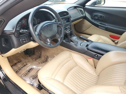 Used 2004 Chevrolet Corvette Coupe image 15