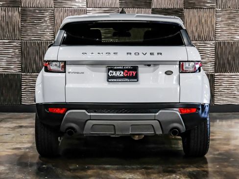 Used 2017 Land Rover Range Rover Evoque SE AWD/4WD image 9