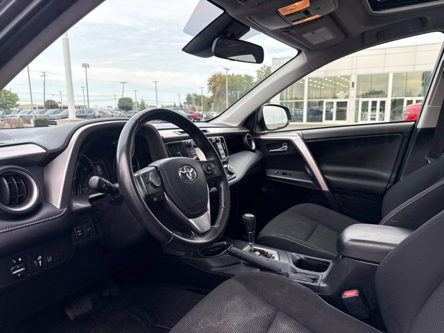 Used 2018 Toyota RAV4 XLE AWD/4WD image 15