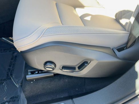 New 2026 Volvo XC90 B6 Plus w/ Protection Package Premier image 14