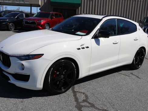 Used 2022 Maserati Levante GT image 1