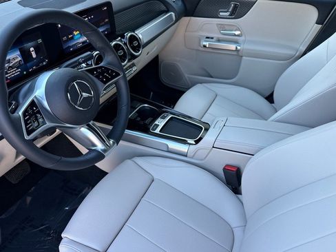 New 2026 Mercedes-Benz GLB 250 image 4