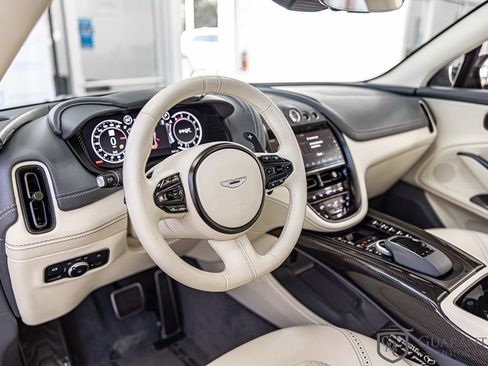 Used 2021 Aston Martin DBX AWD/4WD image 21