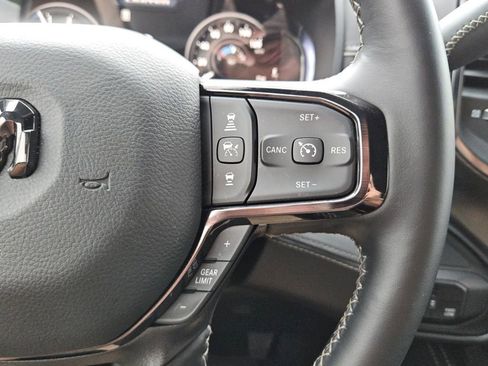 Used 2025 RAM 2500 Limited AWD/4WD image 23