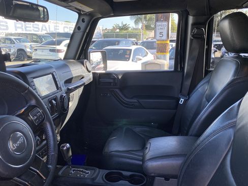 Used 2017 Jeep Wrangler Unlimited Sahara AWD/4WD image 12