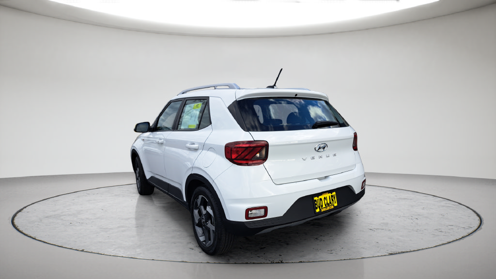 Used 2026 Hyundai Venue SEL FWD image 15
