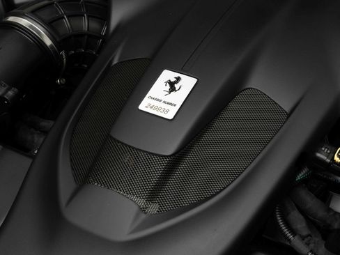 Used 2020 Ferrari Portofino image 40