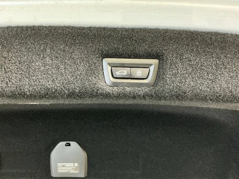 Certified 2025 BMW 760i xDrive w/ Luxury Rear Seating Package AWD/4WD image 29