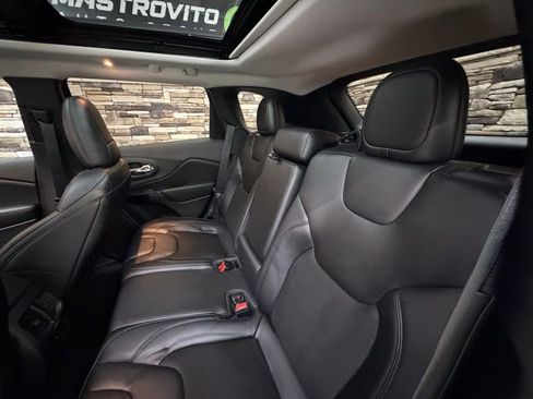 Used 2020 Jeep Cherokee Altitude image 28