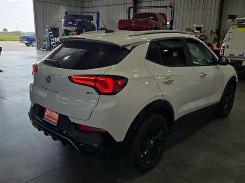 Used 2024 Buick Encore GX Sport Touring image 4