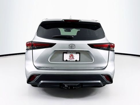 New 2025 Toyota Highlander Limited image 7