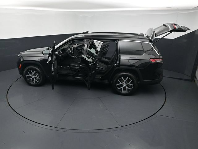 Used 2025 Jeep Grand Cherokee L Limited w/ Trailer Tow Package AWD/4WD image 27