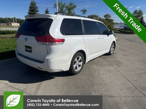 Used 2013 Toyota Sienna LE FWD image 3