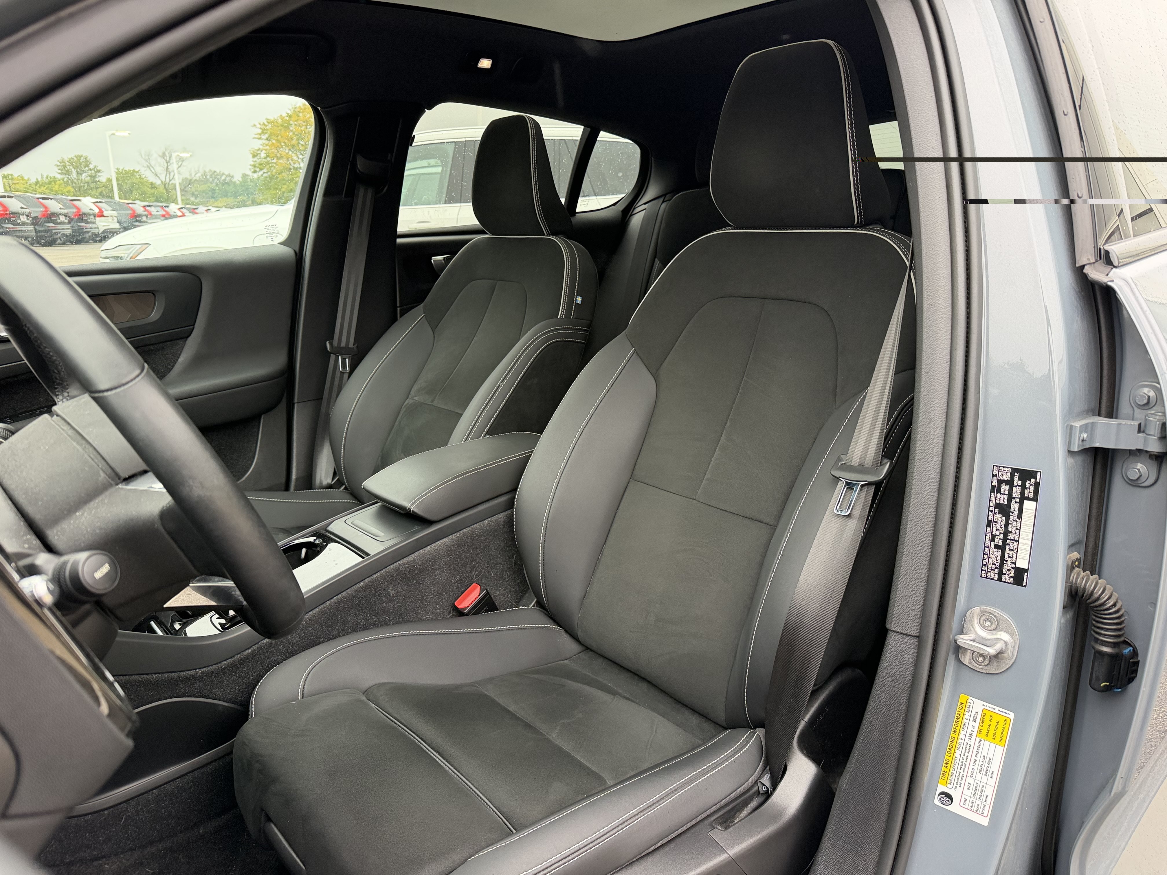 Used 2023 Volvo C40 P8 Recharge Plus AWD/4WD image 8