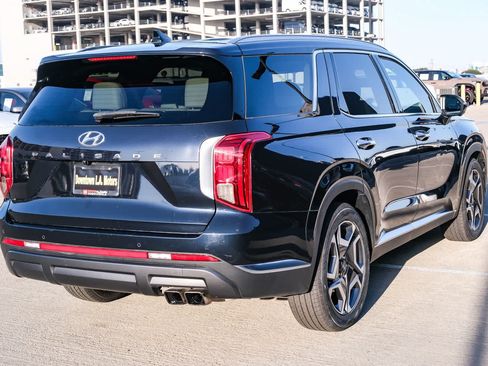 Used 2023 Hyundai Palisade Limited FWD image 4