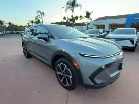 New 2026 Chevrolet Equinox EV LT image 2