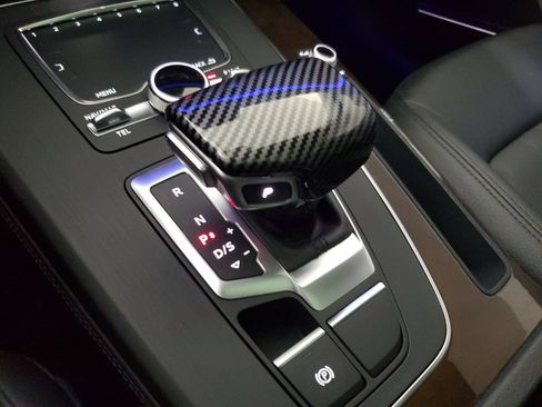 Used 2020 Audi Q5 Prestige w/ Prestige Package AWD/4WD image 32