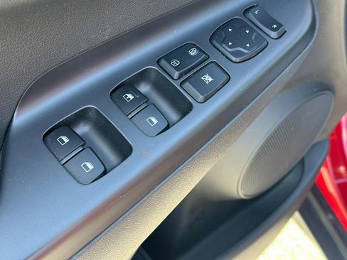 Used 2022 Hyundai Kona SEL image 15