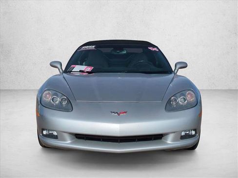 Used 2006 Chevrolet Corvette Convertible w/ Preferred Equipment Group image 2
