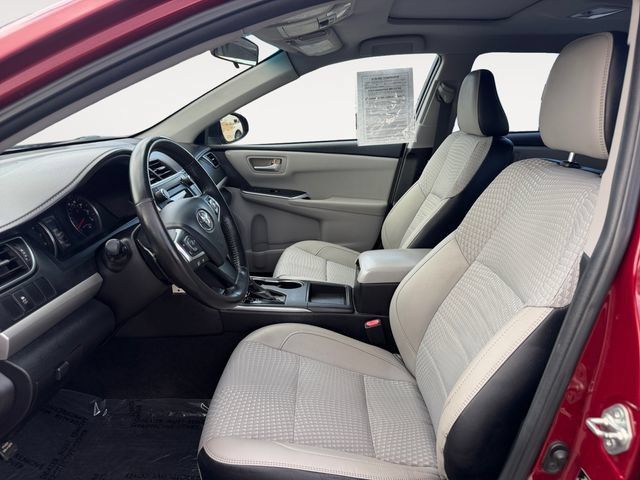 Used 2015 Toyota Camry SE FWD image 9