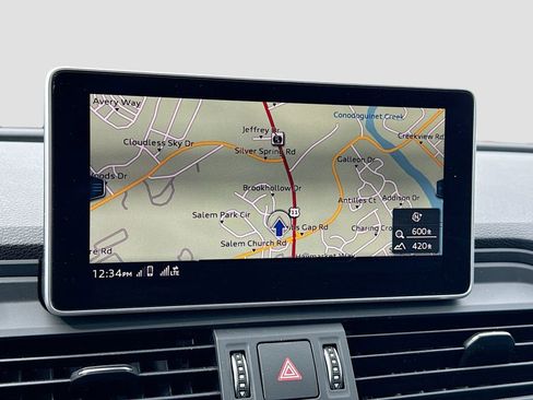 Used 2018 Audi Q5 Prestige w/ Prestige Package image 13