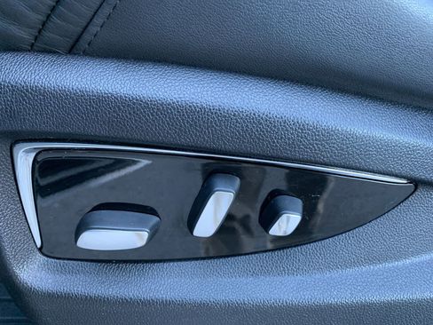 Used 2017 Cadillac Escalade ESV 4WD image 24