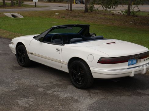 Used 1990 Buick Reatta Convertible image 59
