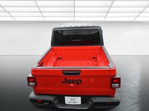 New 2025 Jeep Gladiator Sport image 16