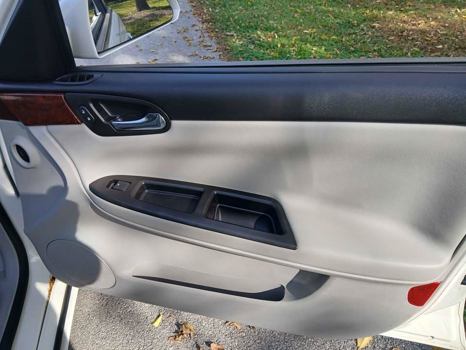 Used 2007 Chevrolet Impala LT FWD image 12