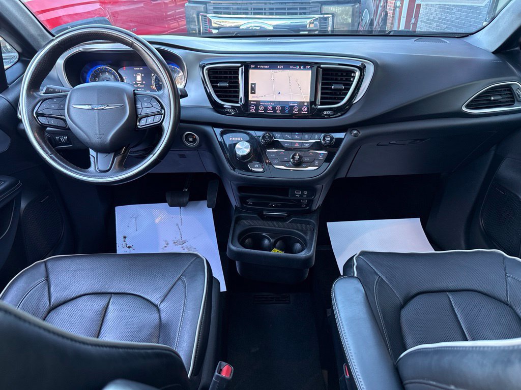 Used 2020 Chrysler Pacifica Limited w/ Advanced Safetytec Group FWD image 47