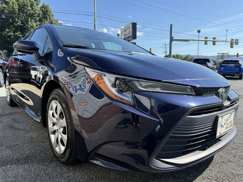 Used 2023 Toyota Corolla LE w/ Carpet Mat Package (TMS) FWD image 5