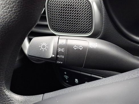 Used 2023 Kia Soul LX w/ LX Technology Package image 24